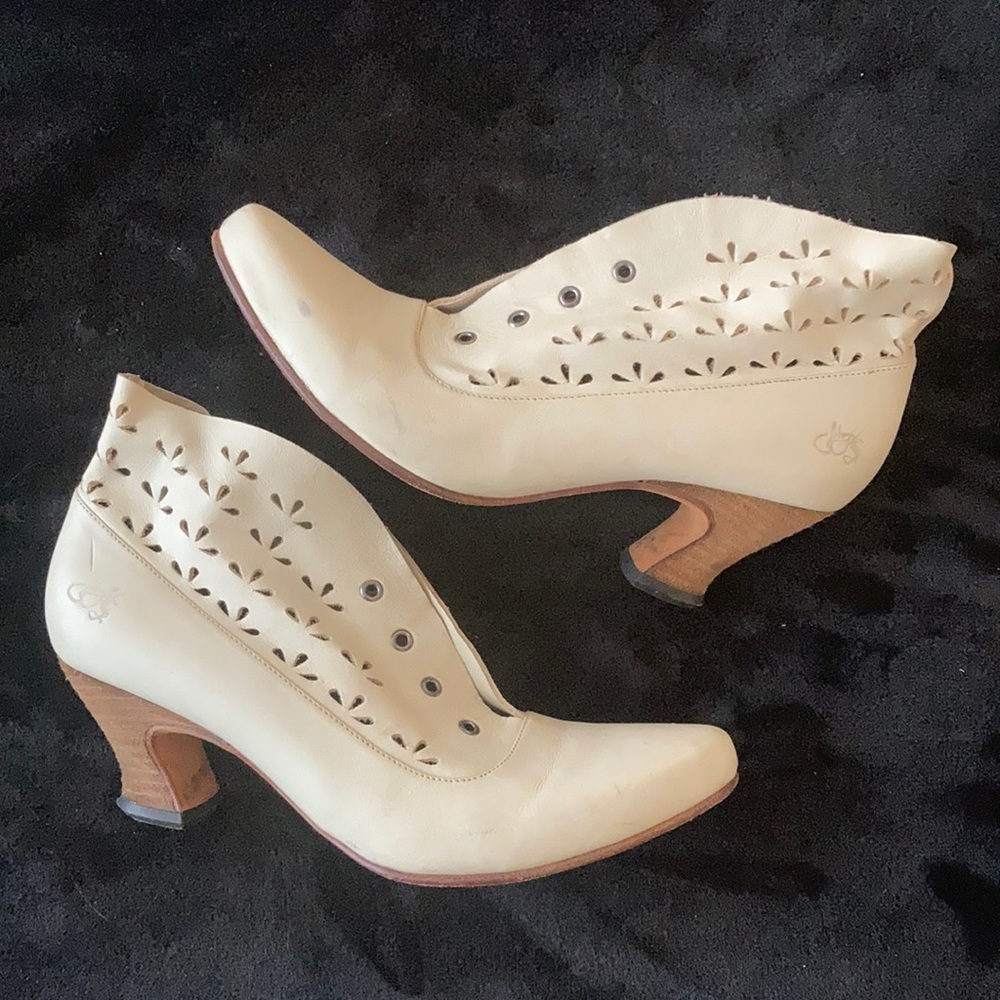 Fluevog Wonders Blanc (white) size 6.5